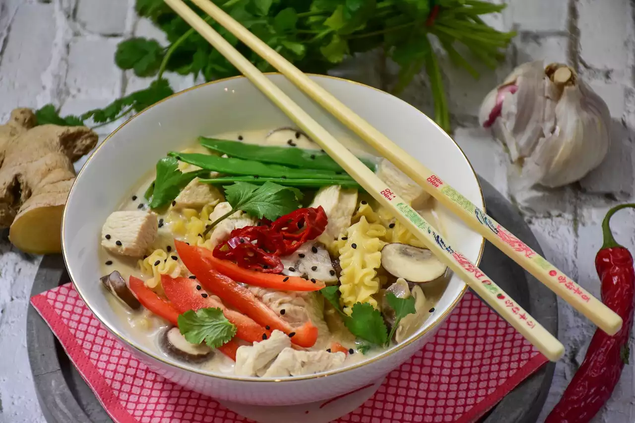 Une tasse de recettes de soupe au poulet saines pour perdre du poids: un guide